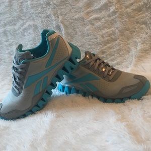 Reebok Tennis Shoes Size 8